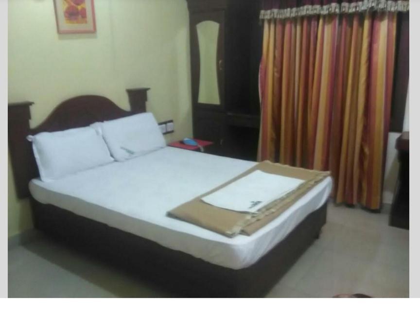 Hotel Priya Chengannur Номер фото