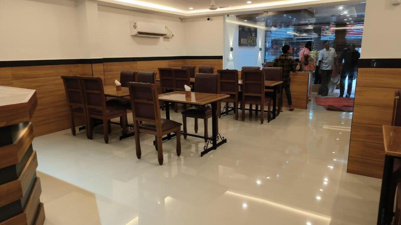 Hotel Priya Chengannur Экстерьер фото