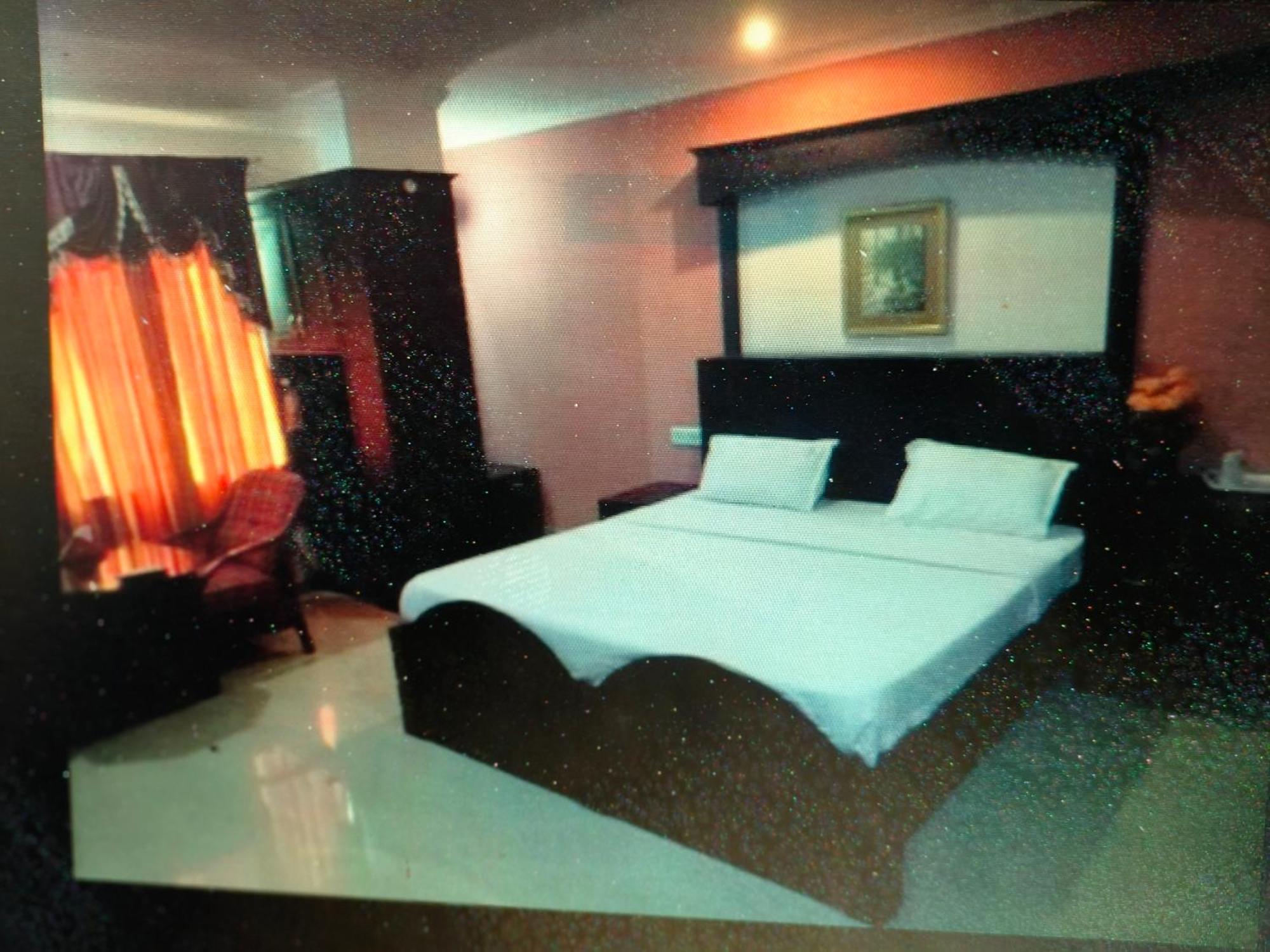 Hotel Priya Chengannur Экстерьер фото